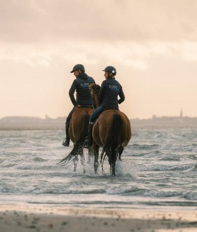 Les Crins de la Baie, situés au bord des plages du Calvados, obtient sa labellisation EquuRES à l'échelon Engagement !